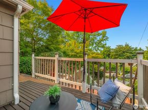 2524 12th Avenue W, Seattle WA 98119