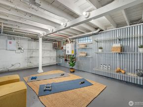 2524 12th Avenue W, Seattle WA 98119