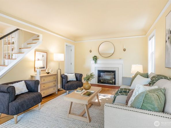 2524 12th Avenue W, Seattle WA 98119