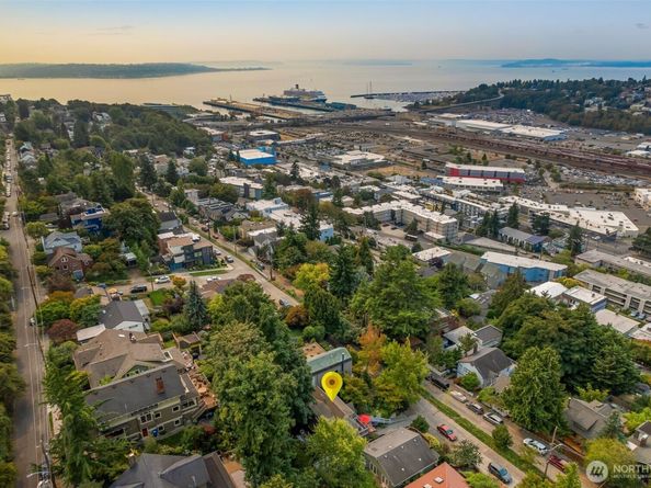 2524 12th Avenue W, Seattle WA 98119