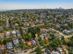 2524 12th Avenue W, Seattle WA 98119
