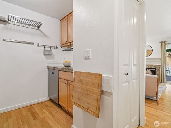 301 W Raye Street 201, Seattle WA 98119