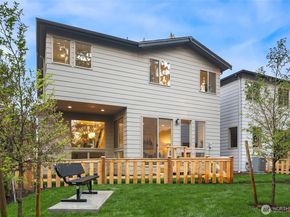 12917 NE 78th Place, Kirkland WA 98033