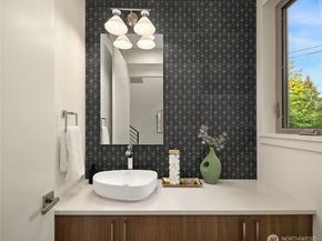 12917 NE 78th Place, Kirkland WA 98033