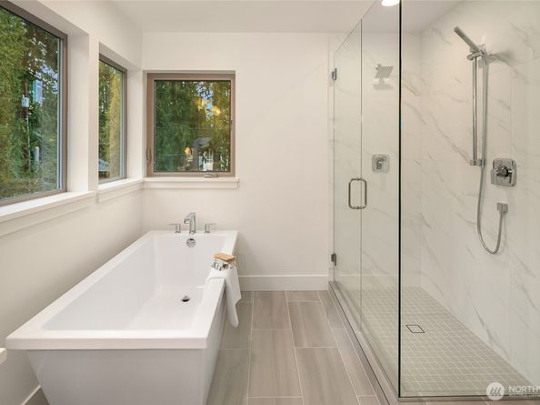12917 NE 78th Place, Kirkland WA 98033