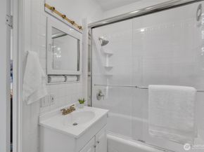 5618 12th Avenue NE, Seattle WA 98105