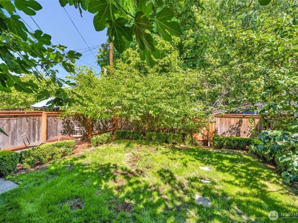 5618 12th Avenue NE, Seattle WA 98105