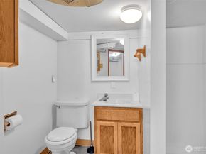 5618 12th Avenue NE, Seattle WA 98105