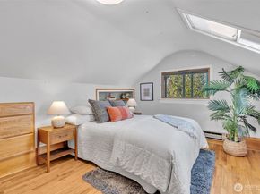 5618 12th Avenue NE, Seattle WA 98105