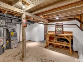 5618 12th Avenue NE, Seattle WA 98105
