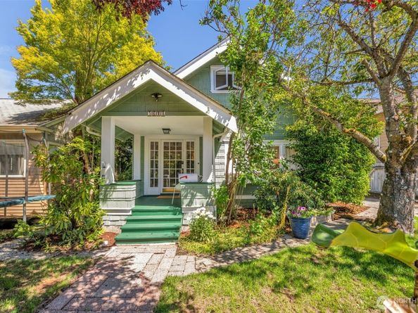 5618 12th Avenue NE, Seattle WA 98105