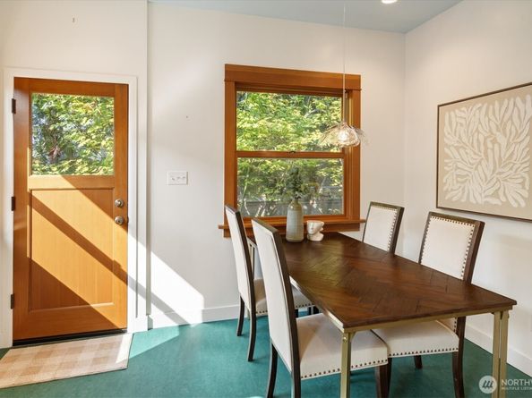 848 NE 57th Street, Seattle WA 98105