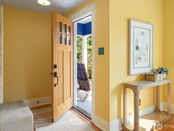 848 NE 57th Street, Seattle WA 98105
