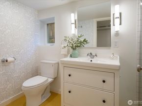 848 NE 57th Street, Seattle WA 98105