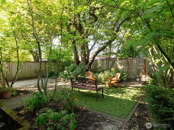 848 NE 57th Street, Seattle WA 98105