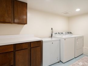 848 NE 57th Street, Seattle WA 98105