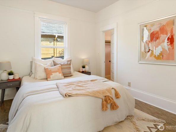 848 NE 57th Street, Seattle WA 98105