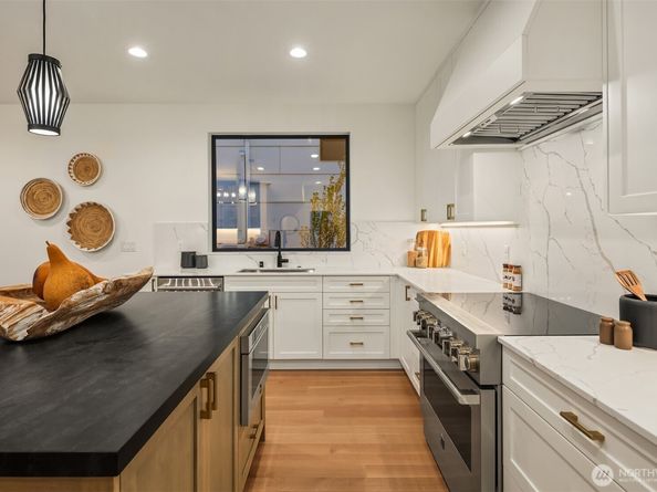 2214 Broadway E A, Seattle WA 98102
