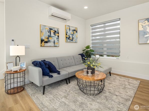 6905 46th Avenue S, Seattle WA 98118