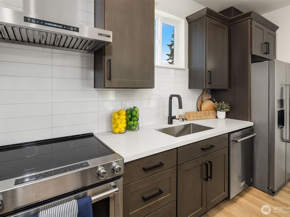 6905 46th Avenue S, Seattle WA 98118