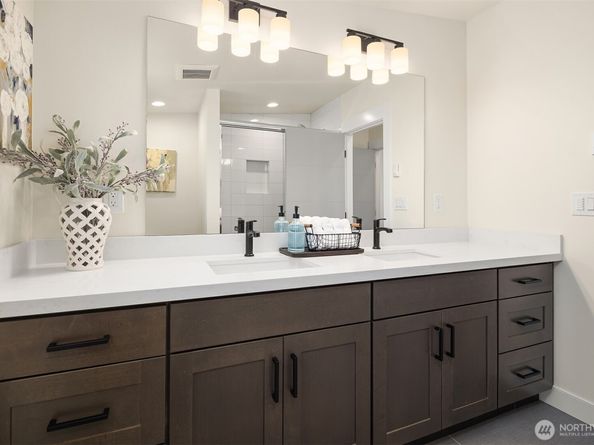 6905 46th Avenue S, Seattle WA 98118