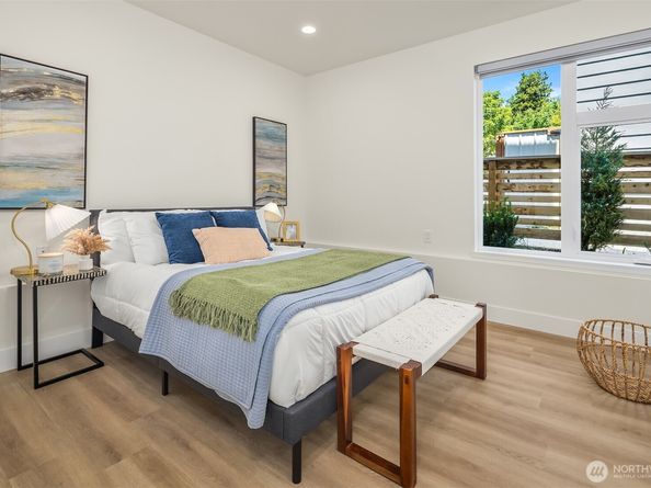 6905 46th Avenue S, Seattle WA 98118