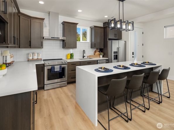 6905 46th Avenue S, Seattle WA 98118