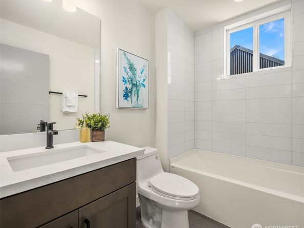 6905 46th Avenue S, Seattle WA 98118