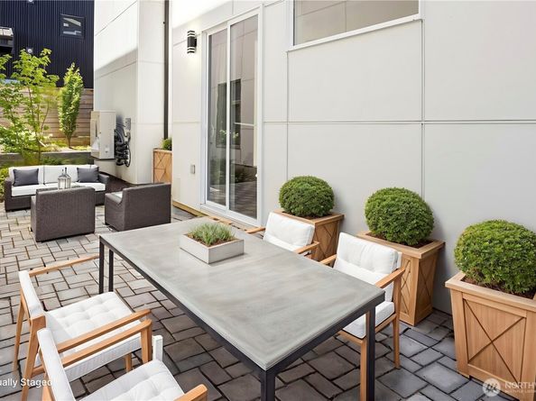 6905 46th Avenue S, Seattle WA 98118