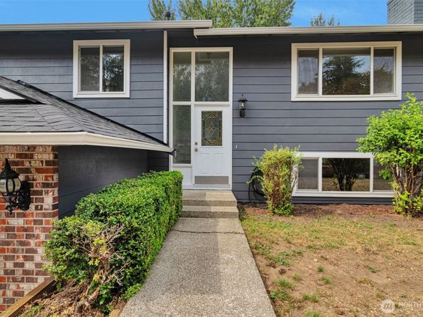 21505 124th Avenue SE, Kent WA 98031