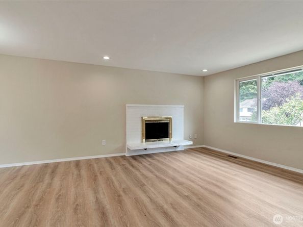21505 124th Avenue SE, Kent WA 98031
