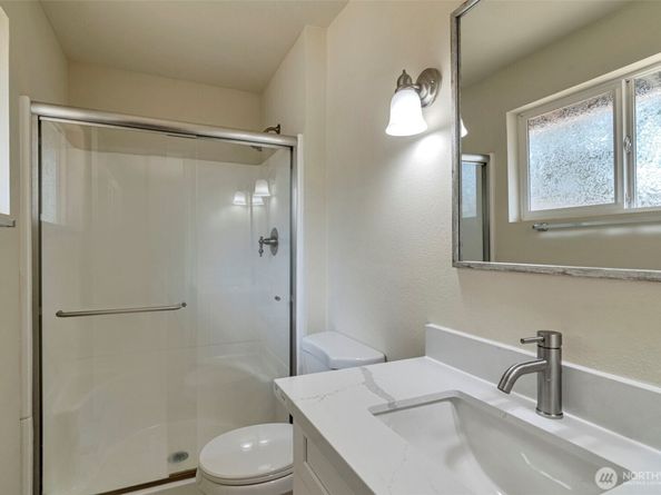 21505 124th Avenue SE, Kent WA 98031