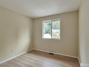 21505 124th Avenue SE, Kent WA 98031