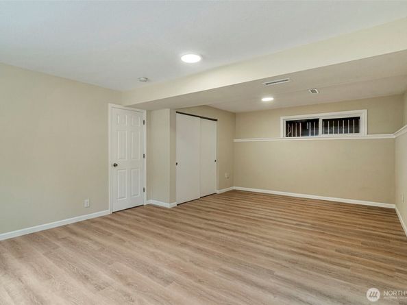 21505 124th Avenue SE, Kent WA 98031