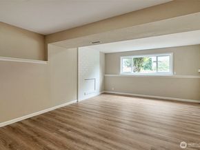 21505 124th Avenue SE, Kent WA 98031