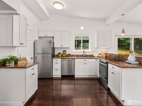 32814 28th Avenue SW, Federal Way WA 98023