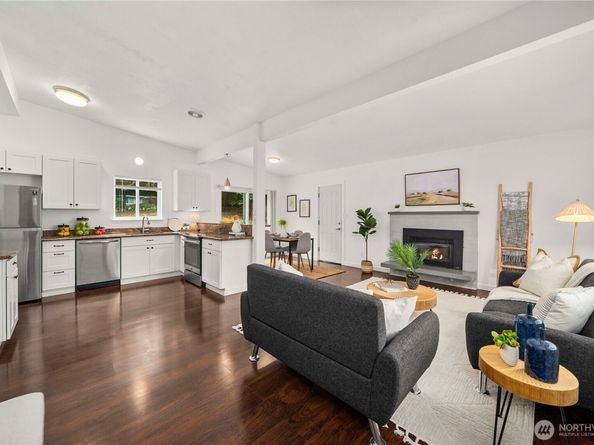 32814 28th Avenue SW, Federal Way WA 98023