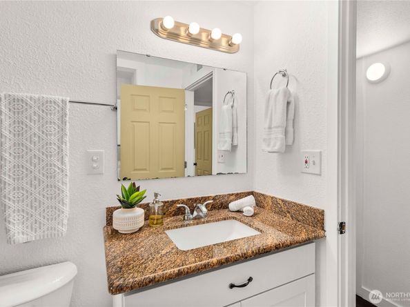 32814 28th Avenue SW, Federal Way WA 98023