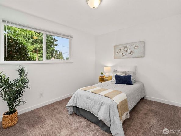 32814 28th Avenue SW, Federal Way WA 98023
