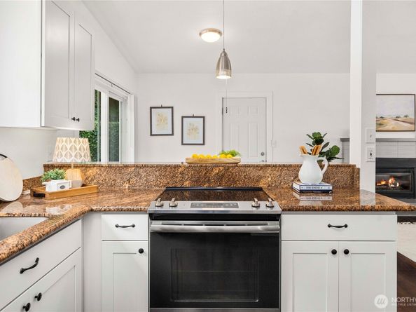 32814 28th Avenue SW, Federal Way WA 98023