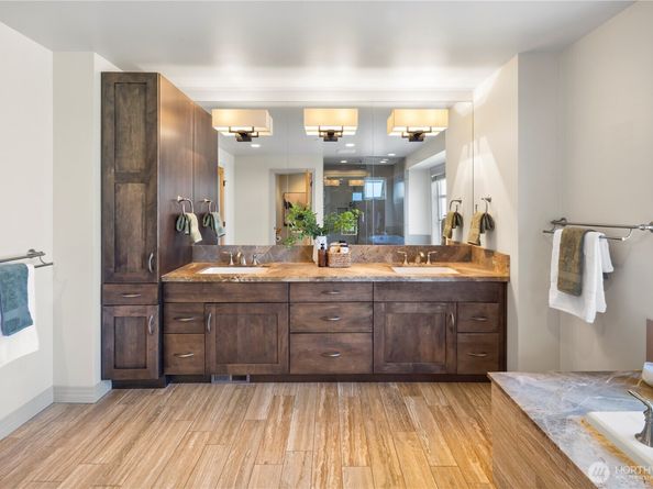 2246 Clise Place W, Seattle WA 98199