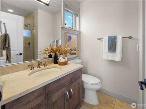 2246 Clise Place W, Seattle WA 98199