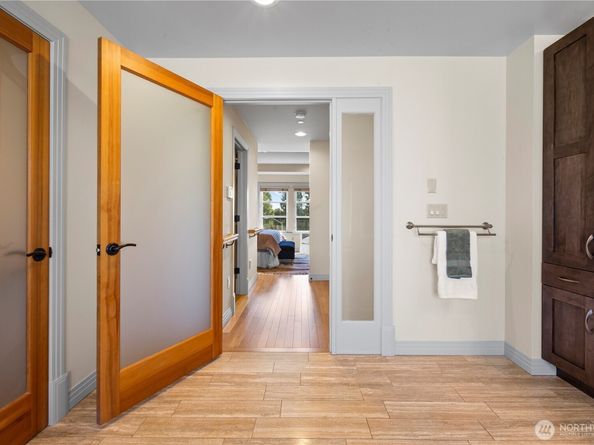2246 Clise Place W, Seattle WA 98199