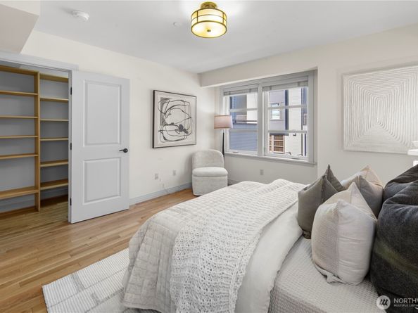 2246 Clise Place W, Seattle WA 98199