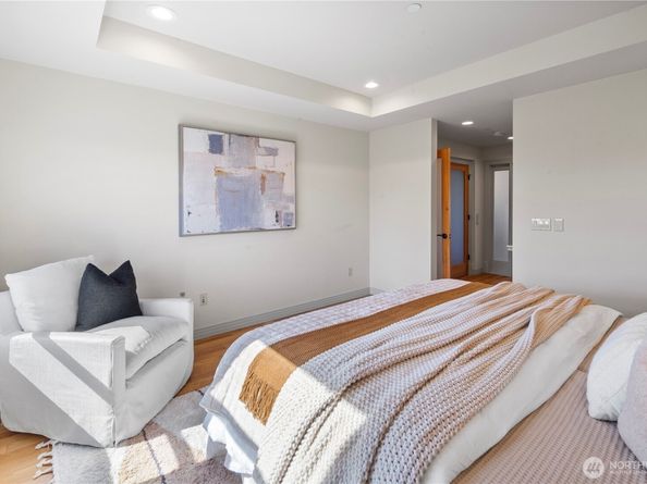 2246 Clise Place W, Seattle WA 98199