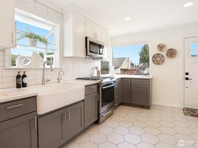 8056 28th Avenue NW, Seattle WA 98117