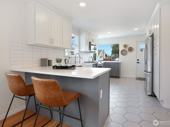 8056 28th Avenue NW, Seattle WA 98117
