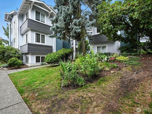 915 N 163rd Street C17, Shoreline WA 98133