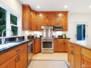 5905 106th Avenue NE, Kirkland WA 98033