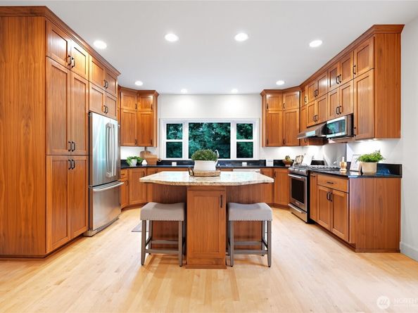 5905 106th Avenue NE, Kirkland WA 98033
